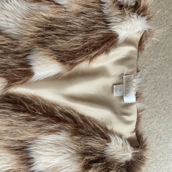 Decree multi colored beige and coffee medium faux fur short jacket - Picture 4 of 8